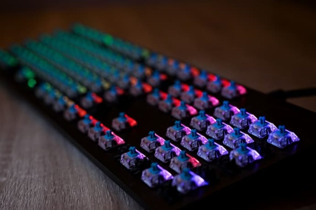 switches e teclado com RGB