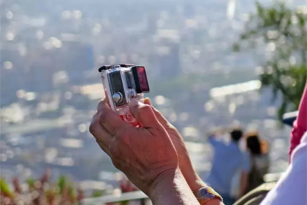 GoPro na mão de alguém