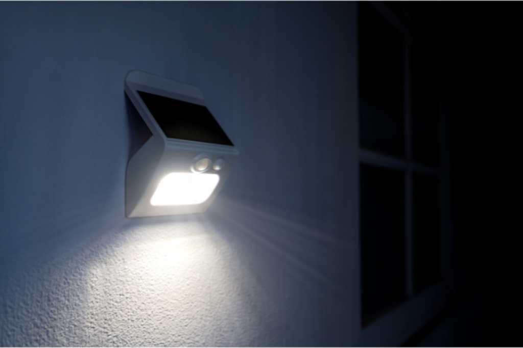 Sensor de presença externo.