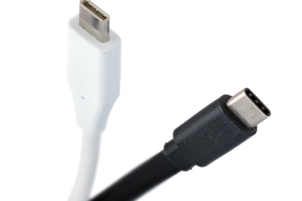 Dois cabos Usb tipo C.